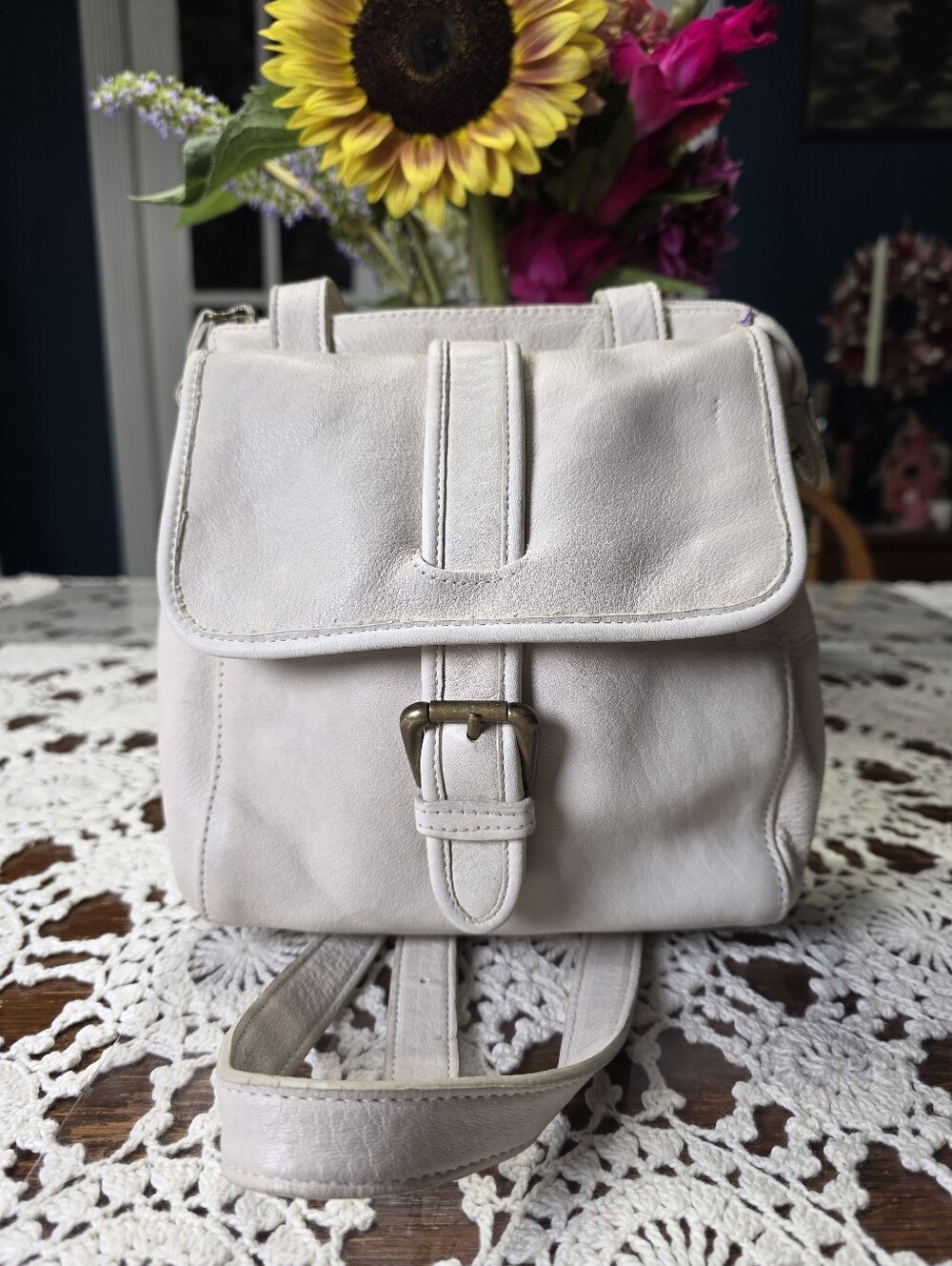 Leather Co. Small Cream Leather Crossbody Backpack